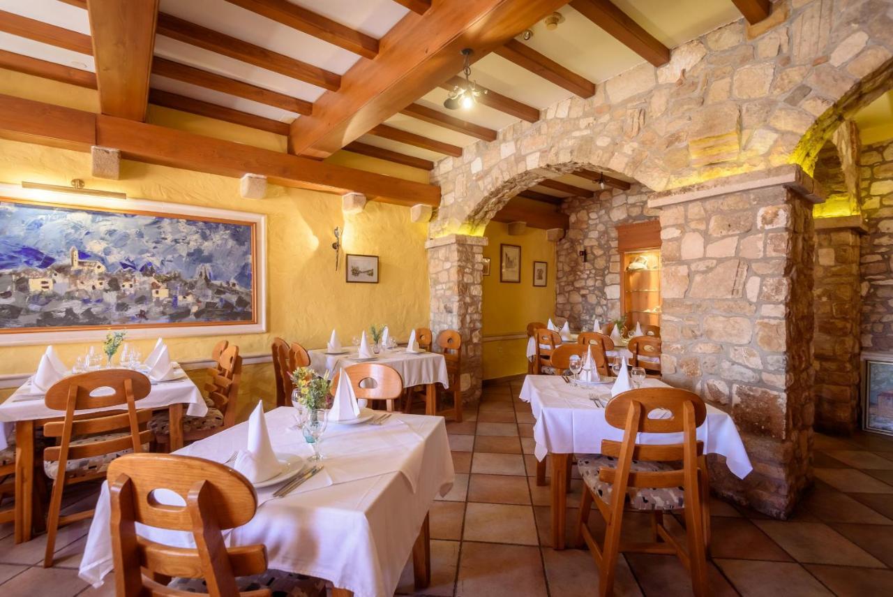 Djudja I Mate Bed & Breakfast Vid Bagian luar foto